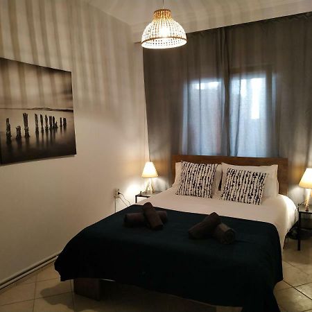 Bright Apartment Steps From The Sea Солун Екстериор снимка