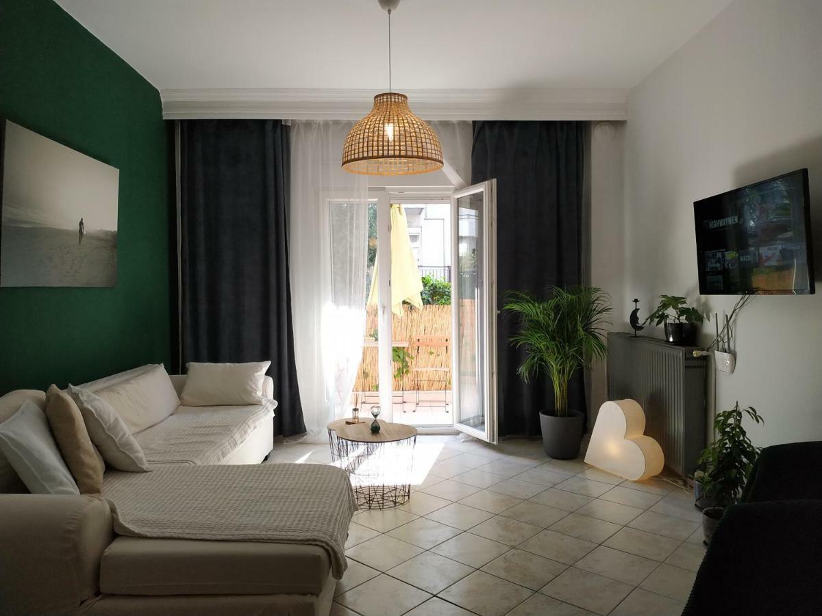 Bright Apartment Steps From The Sea Солун Екстериор снимка