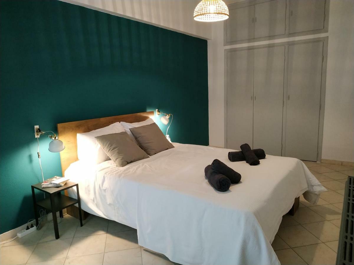 Bright Apartment Steps From The Sea Солун Екстериор снимка