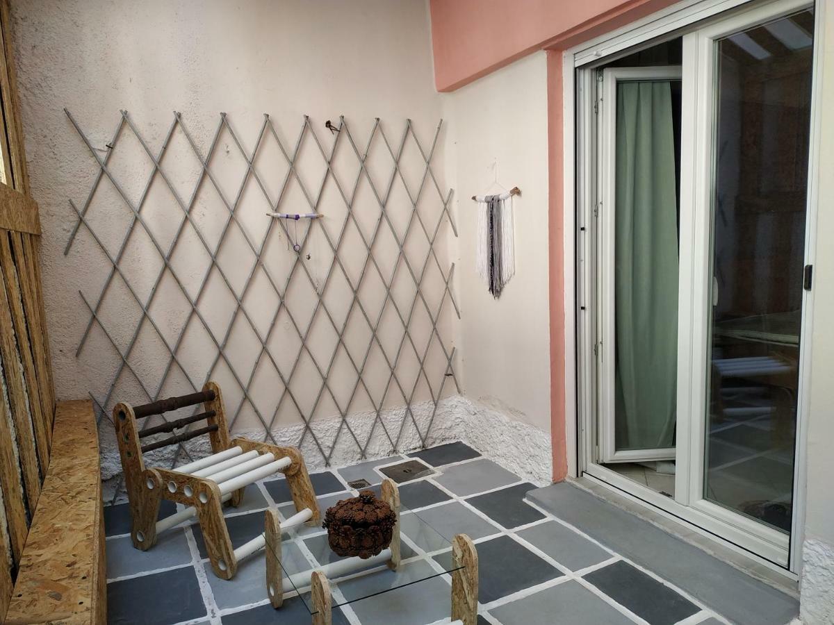 Bright Apartment Steps From The Sea Солун Екстериор снимка